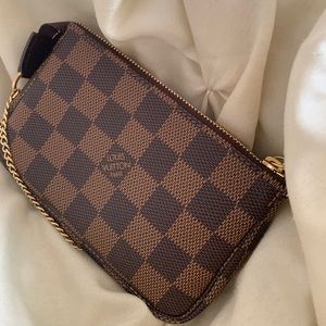 Louis Vuitton Mini Pochette